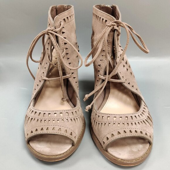 $130 VINCE CAMUTO Tarita Cutout Back Zip Booties Sandals Boho Western Taupe 8.5 - Picture 7 of 11